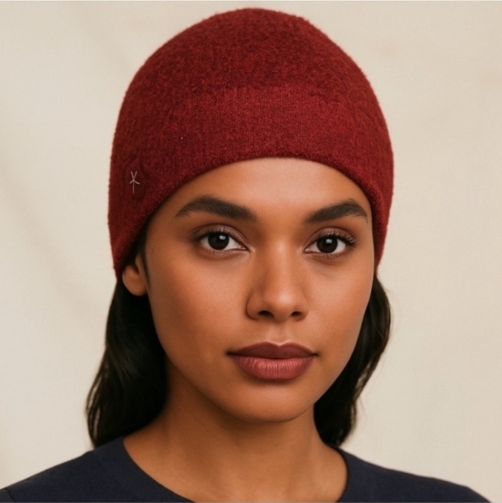 Nwt Barefoot Dreams Cozychic Lite Confetti Beanie in Crimson Rosewood